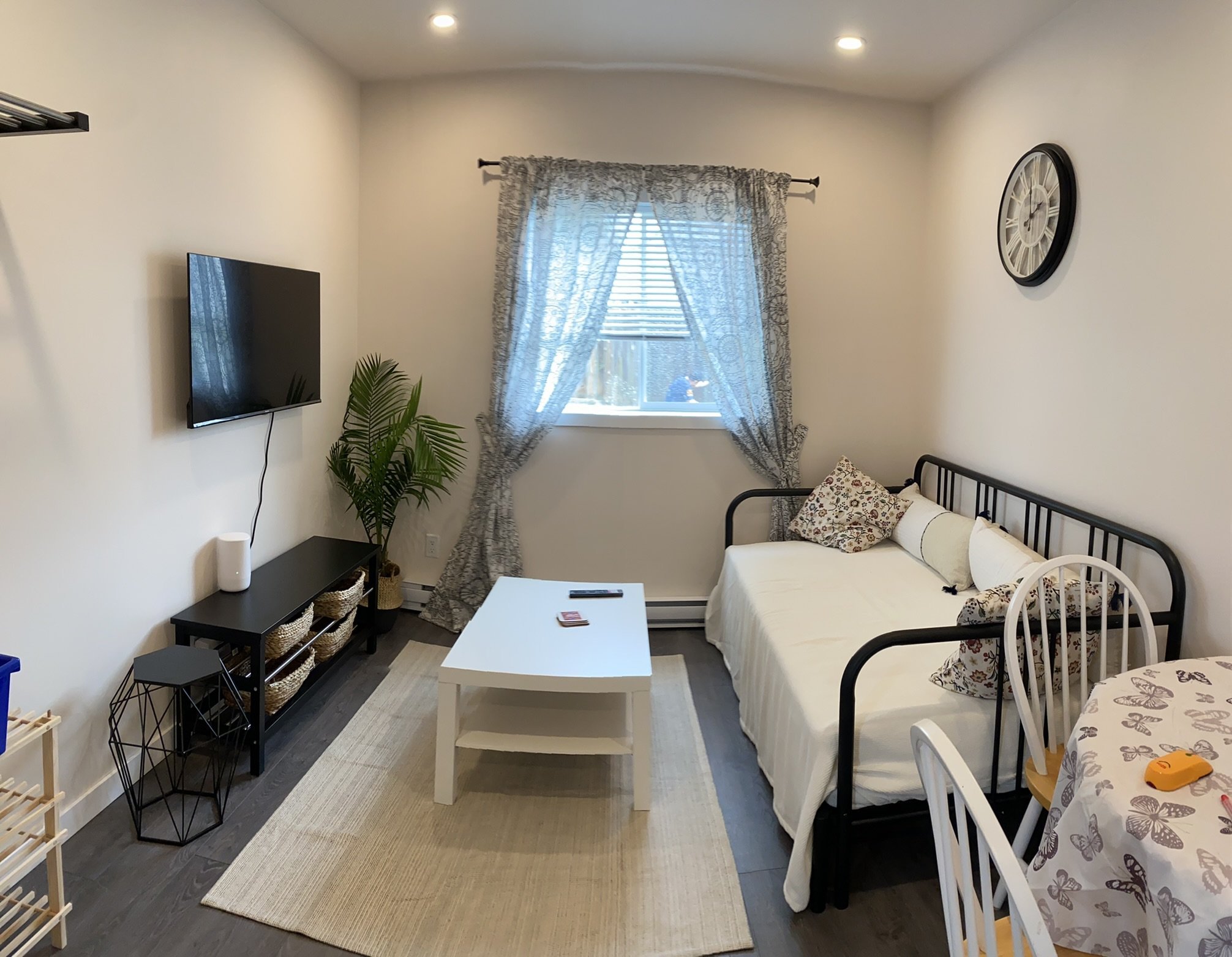 4075 Tyndall Avenue, Victoria, BC House for rent