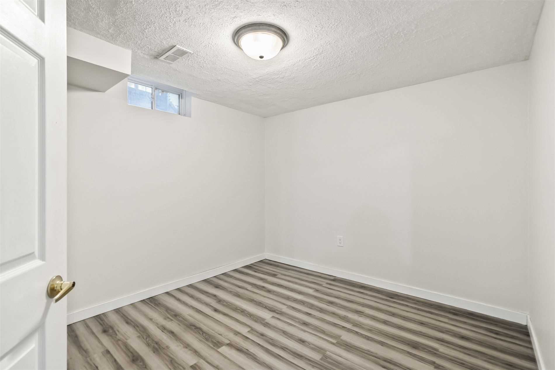 Rentals.ca ) Knotty Pine Drive, Whitby ON à louer