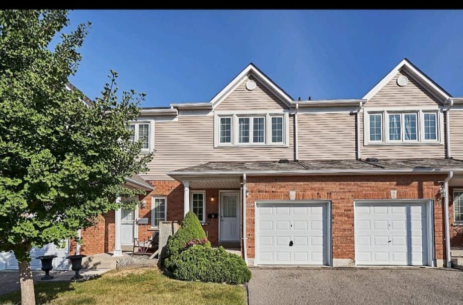Bassett Boulevard, Whitby, ON Town House for rent