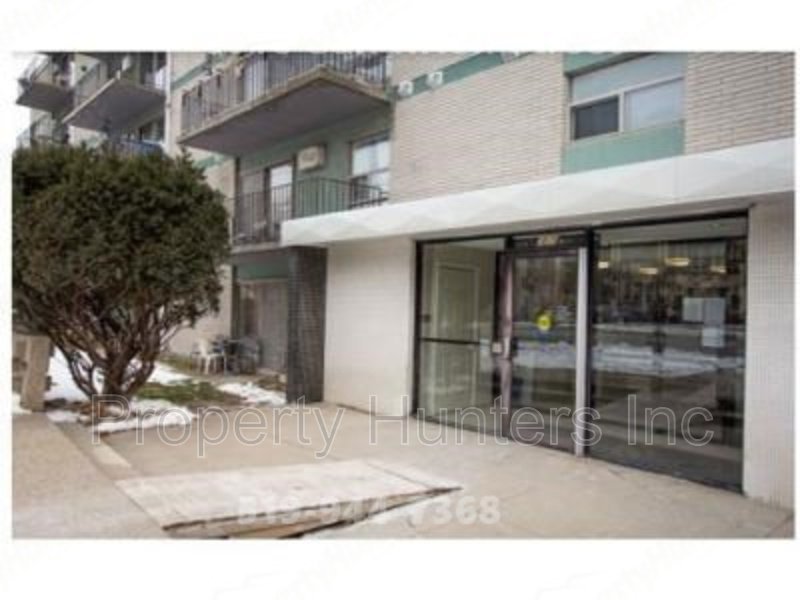 Rentals.ca 3015 Sandwich Street, Windsor ON for Rent