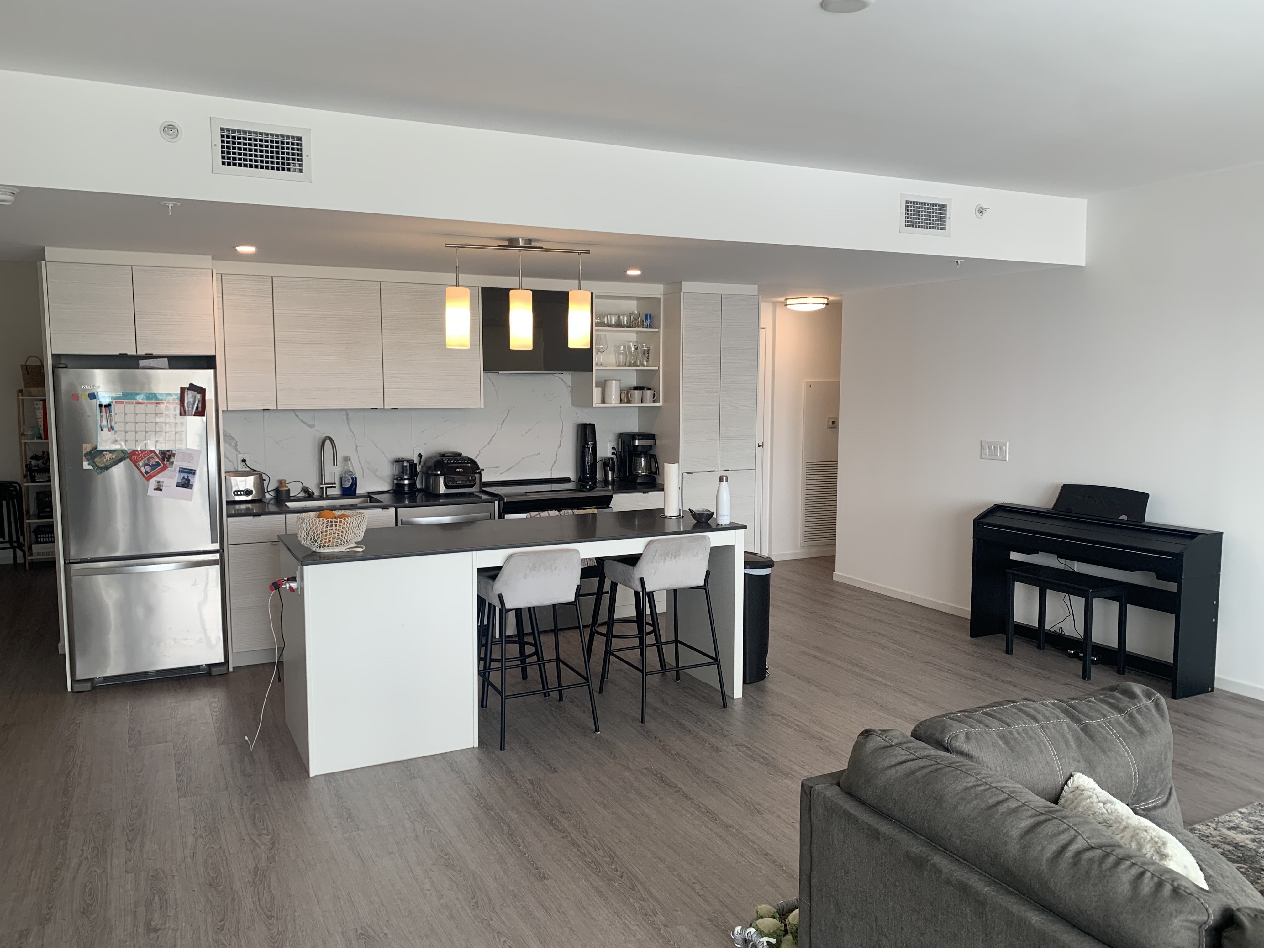 Rentals.ca ) 225 Carlton Street, Winnipeg MB for Rent