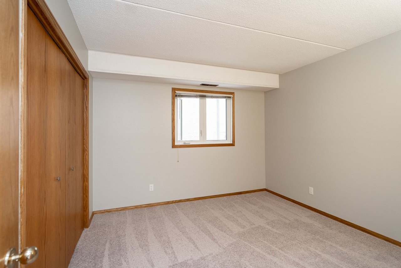 rentals-ca-575-stradbrook-avenue-winnipeg-mb-for-rent
