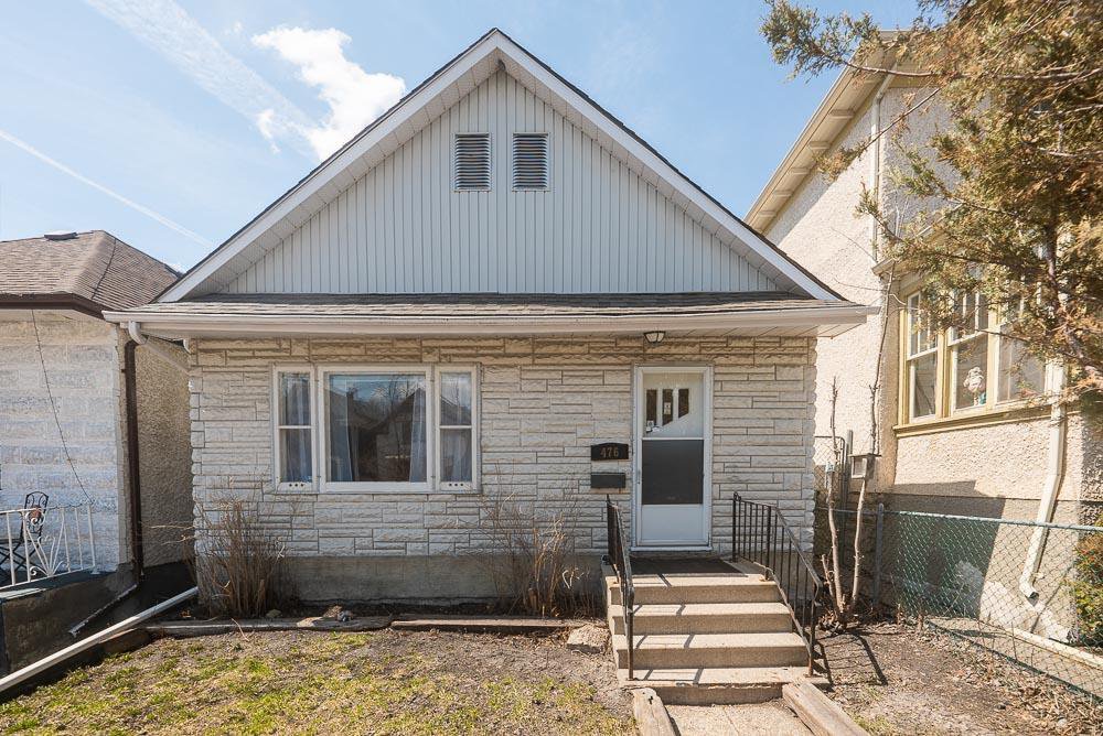 Rentals.ca ) 476 Telfer Street South, Winnipeg MB for Rent