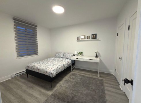 8866 Rue Berri