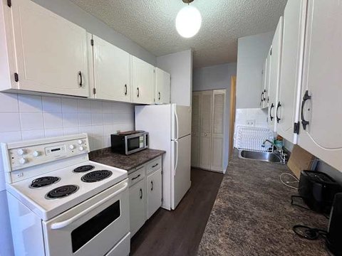 15 Avenue SW