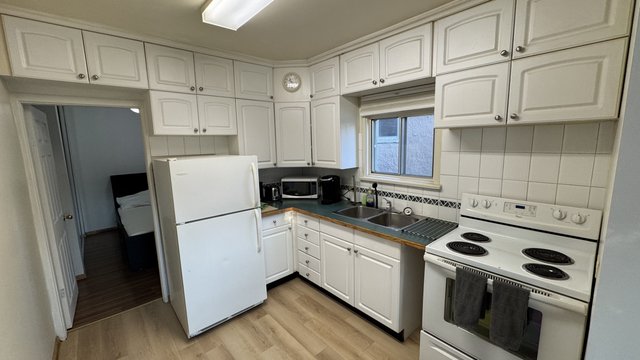1313 1 Street Northeast