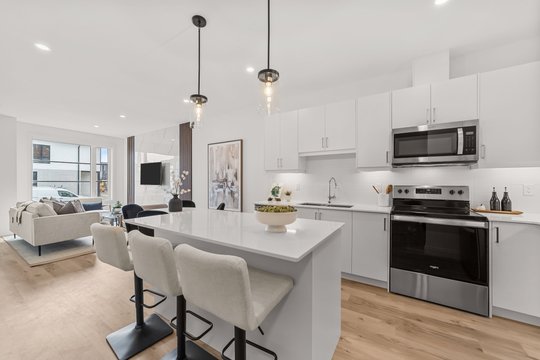 955 Catalpa Square