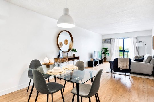 1100 Boulevard Vanier
