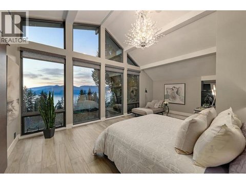 445 MOUNTAIN DRIVE