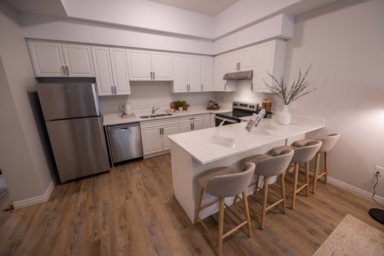785 Southdale Road West