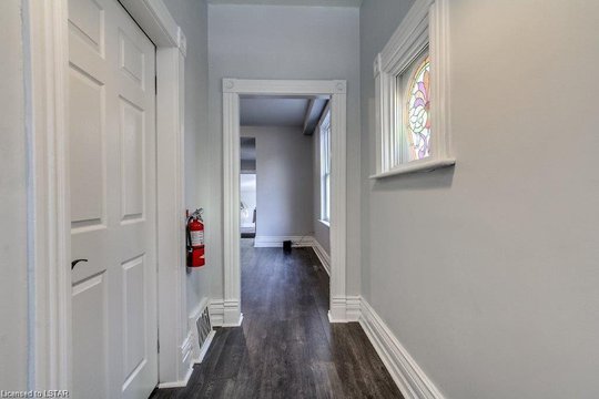 109 Wharncliffe Road North