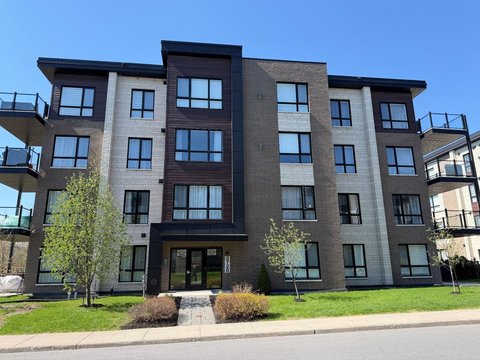 3720 Rue Roland-Marquette