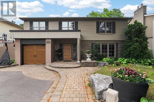 35 BRIGHTBAY CRESCENT