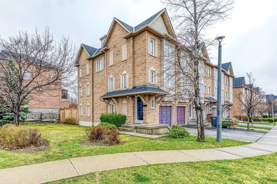 1128 Dundas Street West