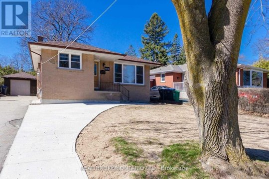 (MAIN) - 2276 BOSTOCK CRESCENT