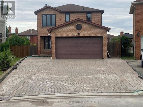 LOWER - 3271 PILCOM CRESCENT