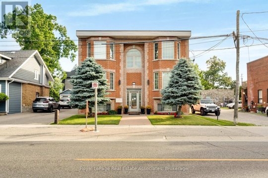 4 - 48 MISSISSAUGA ROAD N