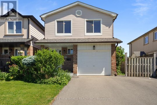 UPPER - 458 APPLEDORE CRESCENT