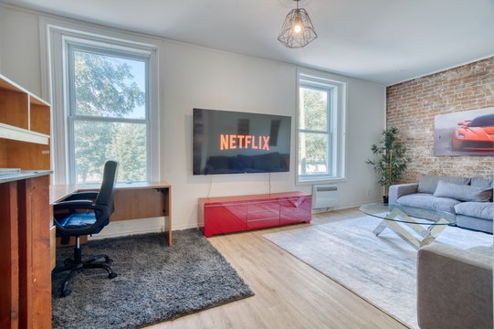 1452 Rue Cartier