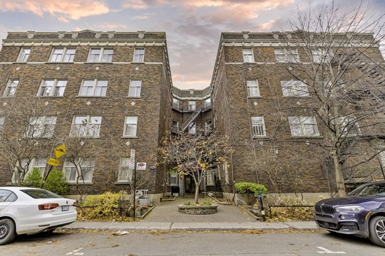 4266 Avenue Old Orchard