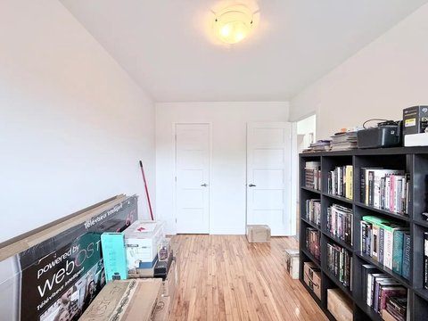 2450 Rue Marie-Anne