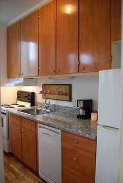 LACHINE WATERFRONT 6-ROOMS*2-FLOORS*2-BEDROOM*YARD