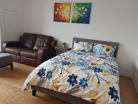 Furnished Studio, Downtown, A/C, All Incl. & WIFI