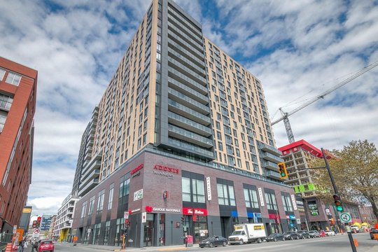 235 Rue Peel