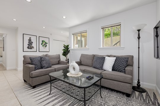 947 Belvista Crescent