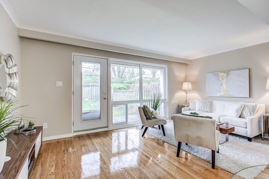 12 Castlegrove Boulevard