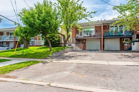 569 Roding Street