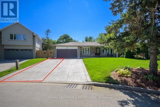 2444 WOBURN CRESCENT