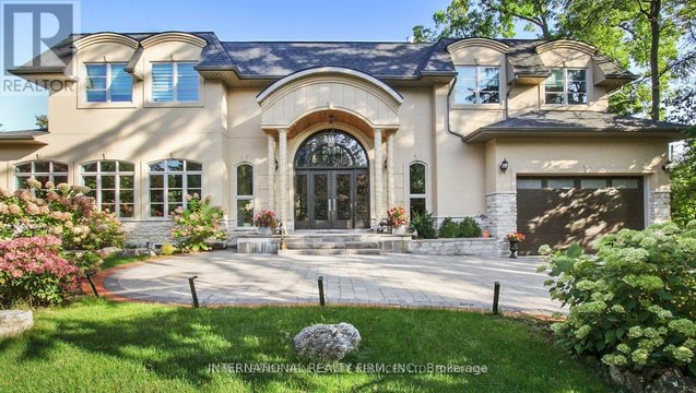 1286 CAMBRIDGE DRIVE