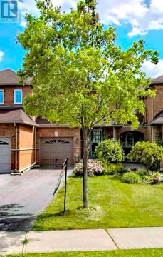 355 RAVINEVIEW WAY