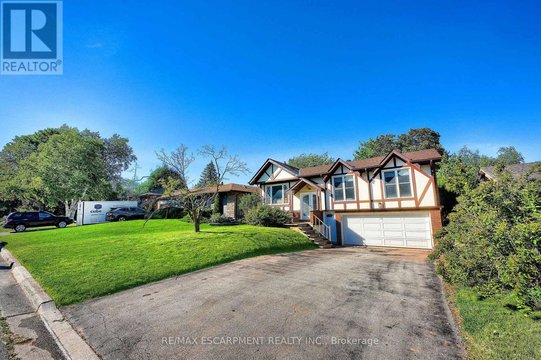 2506 YARMOUTH CRESCENT