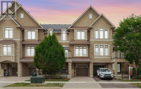 2427 GREENWICH DRIVE