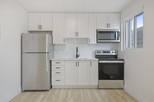 1 Hamilton Avenue North