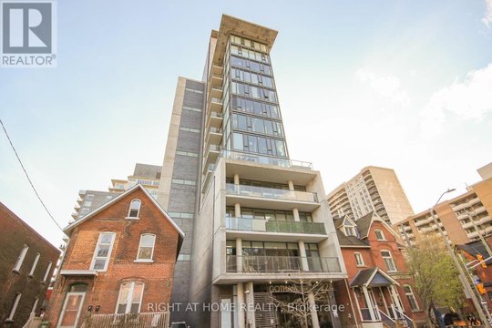 1002 - 224 LYON STREET