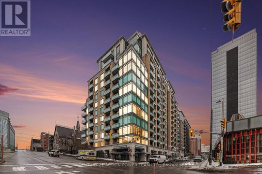 1506 - 238 BESSERER STREET