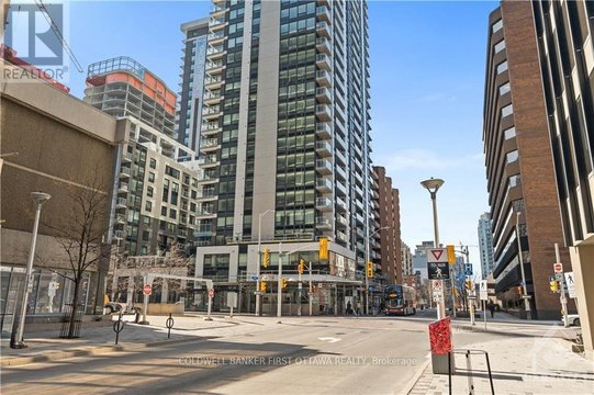 1407 - 340 QUEEN STREET