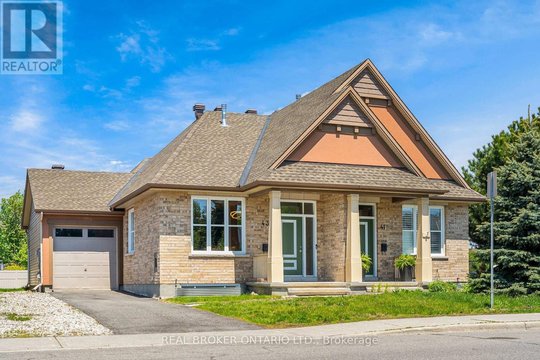 43 CLARIDGE DRIVE