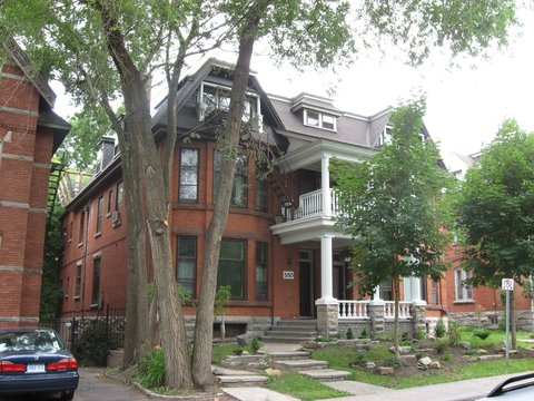 550 MacLaren Street
