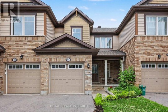 555 FOXLIGHT CIRCLE