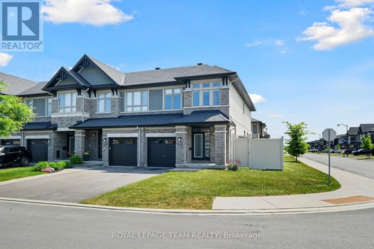 799 CAIRN CRESCENT