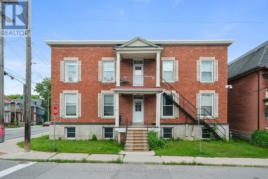 3 - 135 CONCORD STREET S