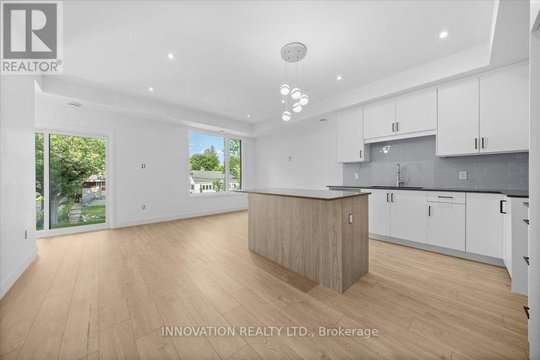 486-2 WENTWORTH AVENUE
