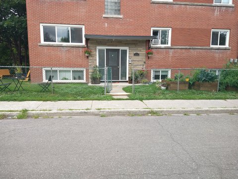 69 Laurel Street