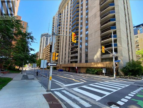 902 - 470 LAURIER AVENUE W