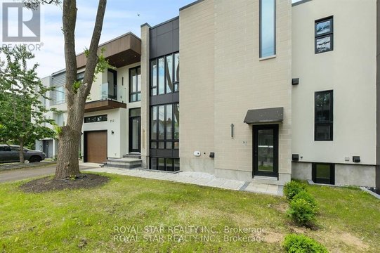 UNIT B - 253 DUNCAIRN AVENUE