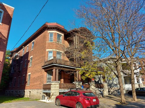 255 Daly Avenue